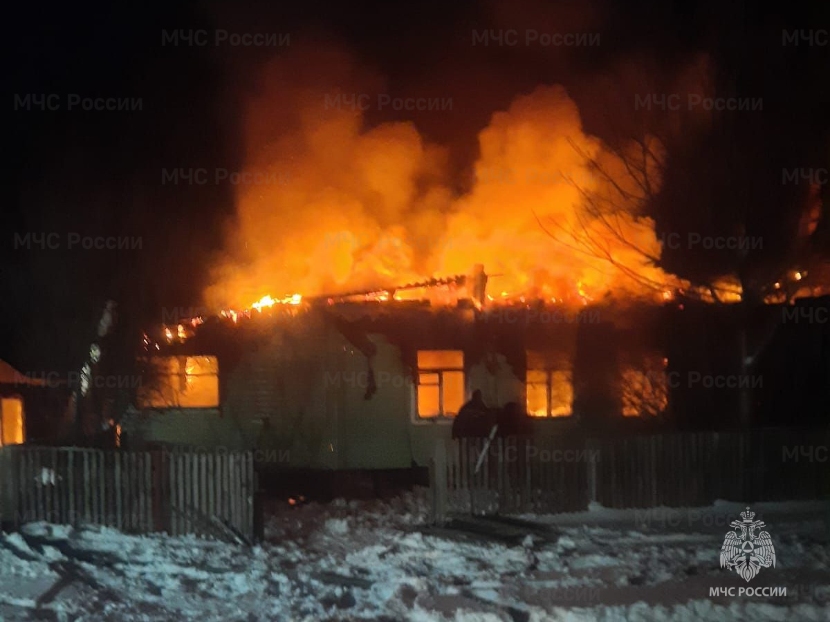 В Суземском районе сгорел дом, погибли двое