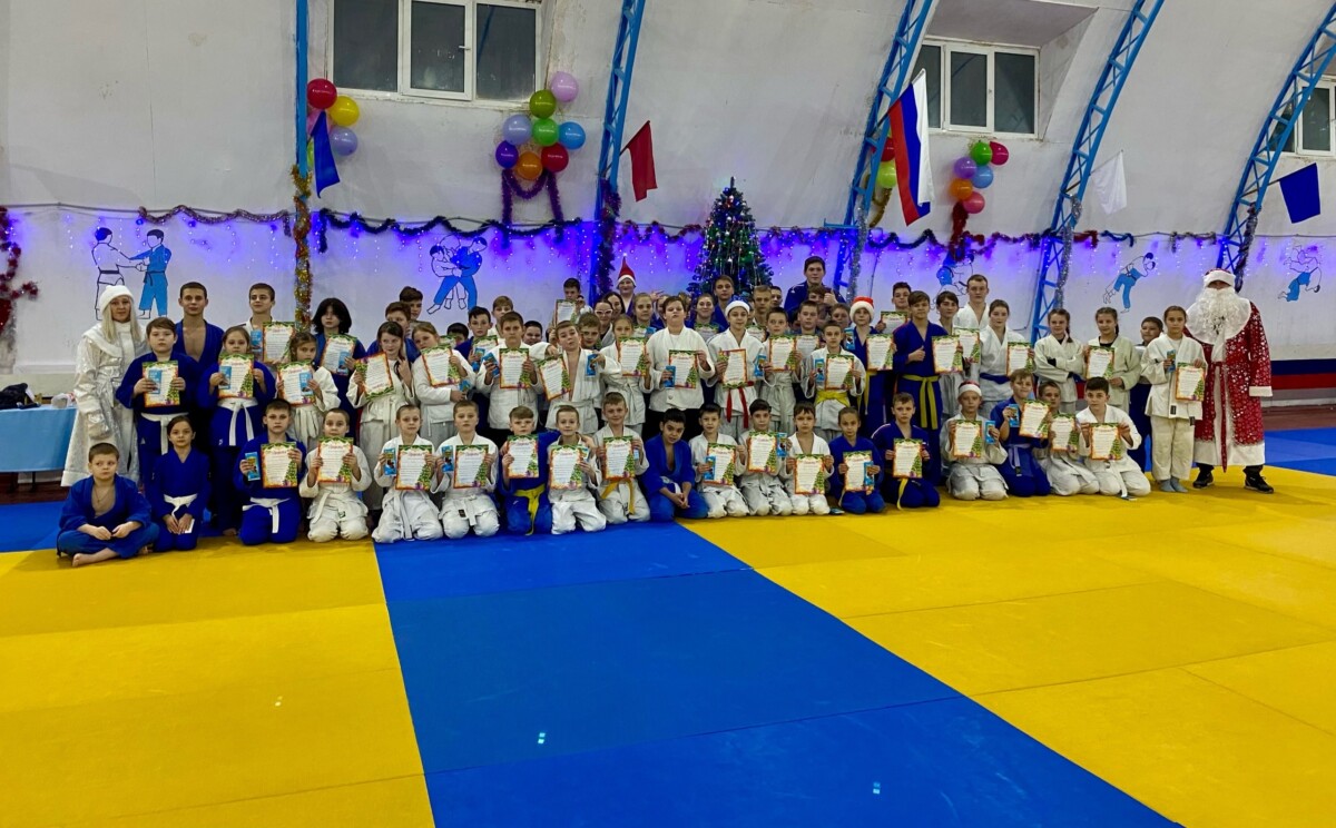 Сразу 37 спортсменов завоевали золотые медали на первенстве дзюдо в Новозыбкове