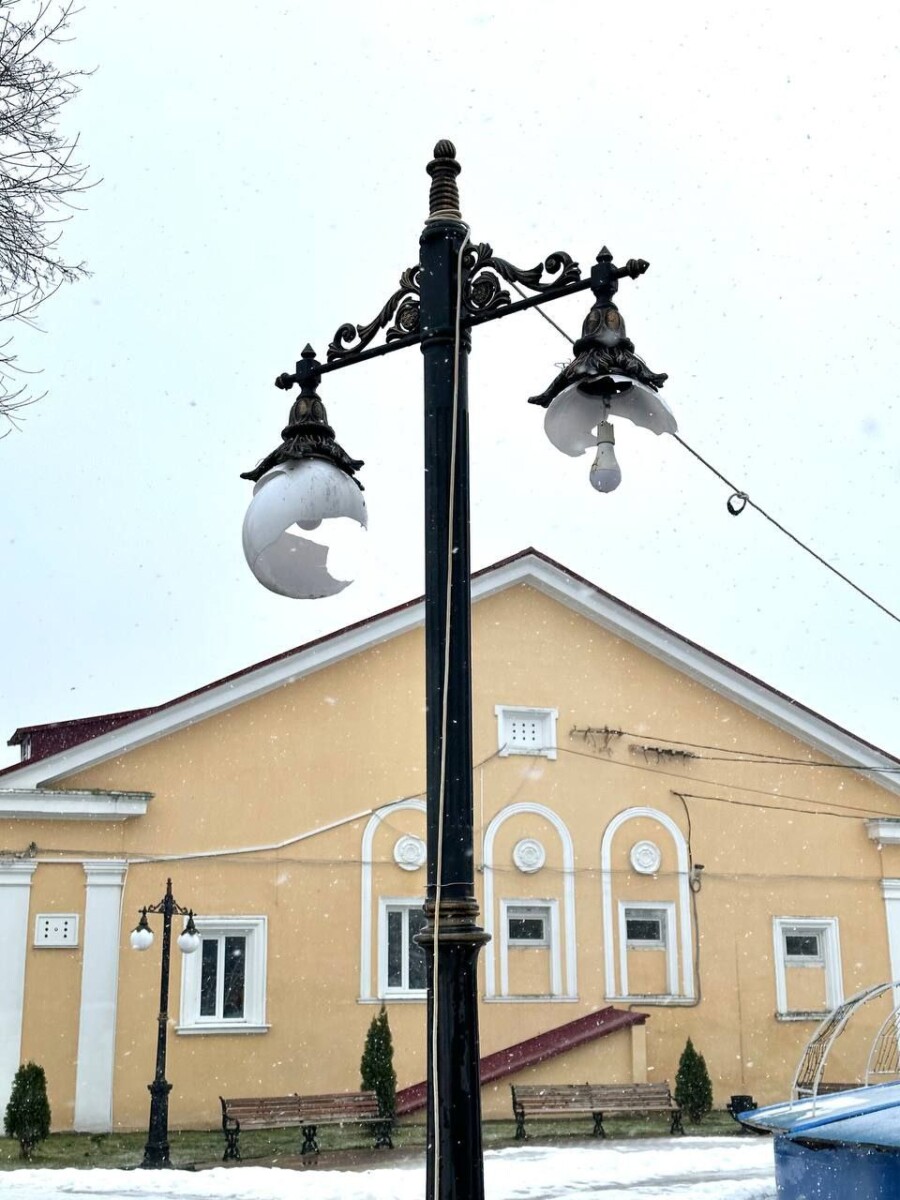 В центре Новозыбкова разбили фонари