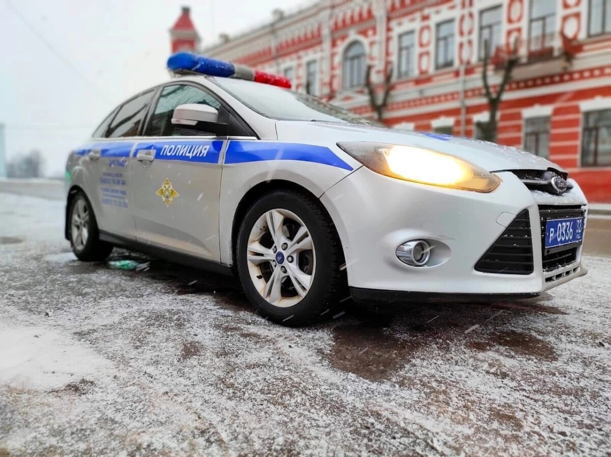 В Новозыбковском округе в праздничные дни продолжают работать усиленные патрули на дорогах