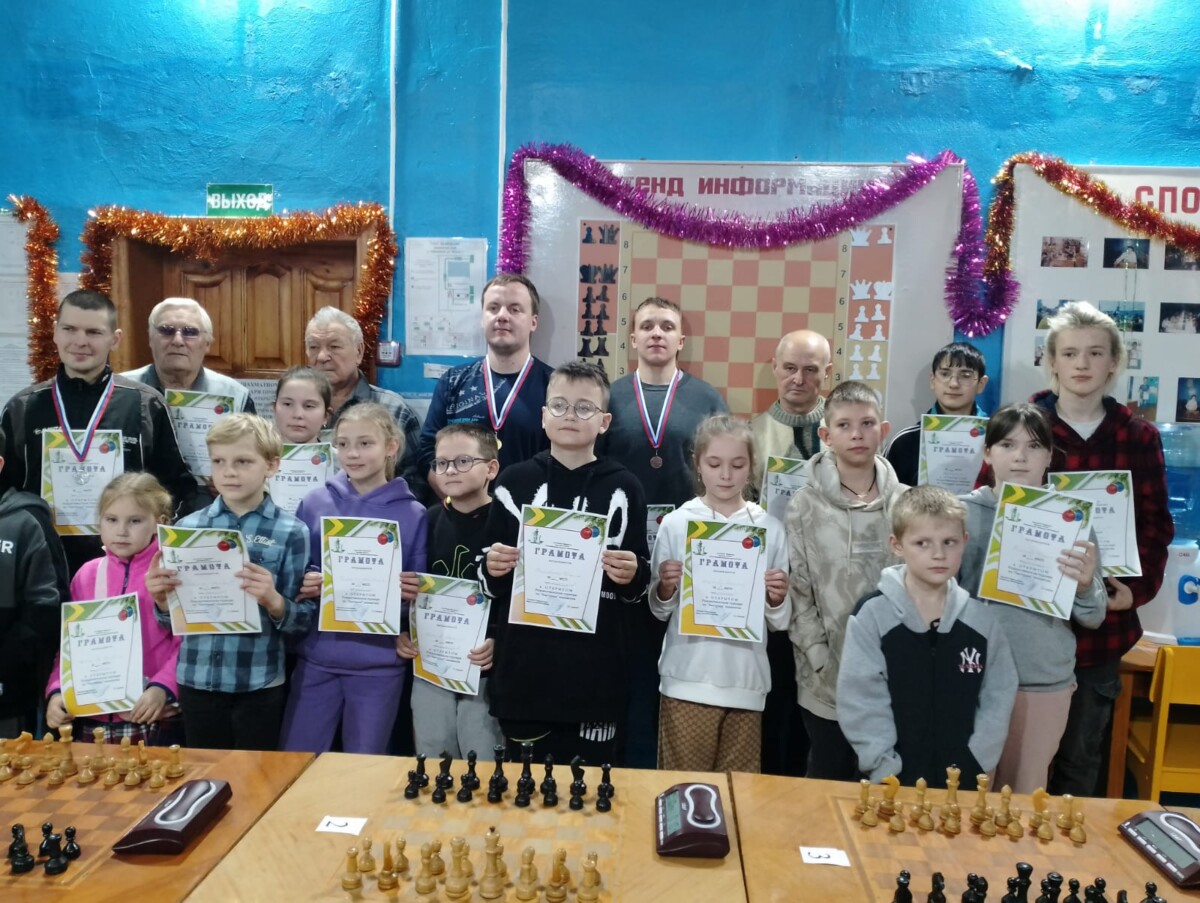 В Новозыбкове прошёл Открытый Рождественский турнир по быстрым шахматам