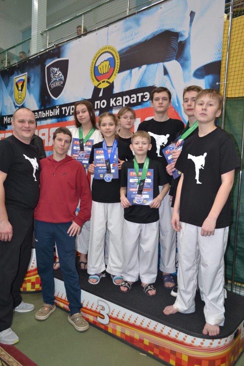 Четверо из семи каратистов из Новозыбкова вернулись с медалями межрегионального турнира