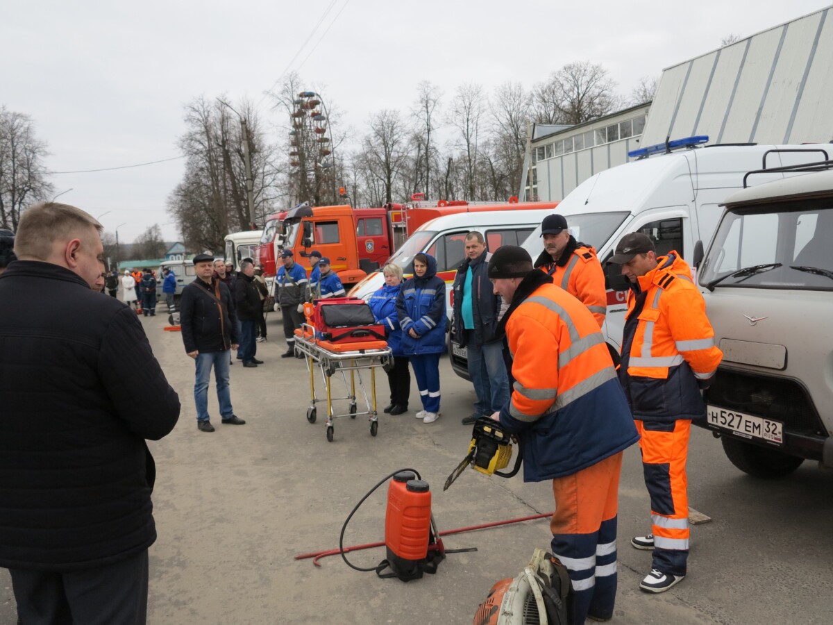 Смотр сил и средств к пожароопасному периоду состоялся в Новозыбкове