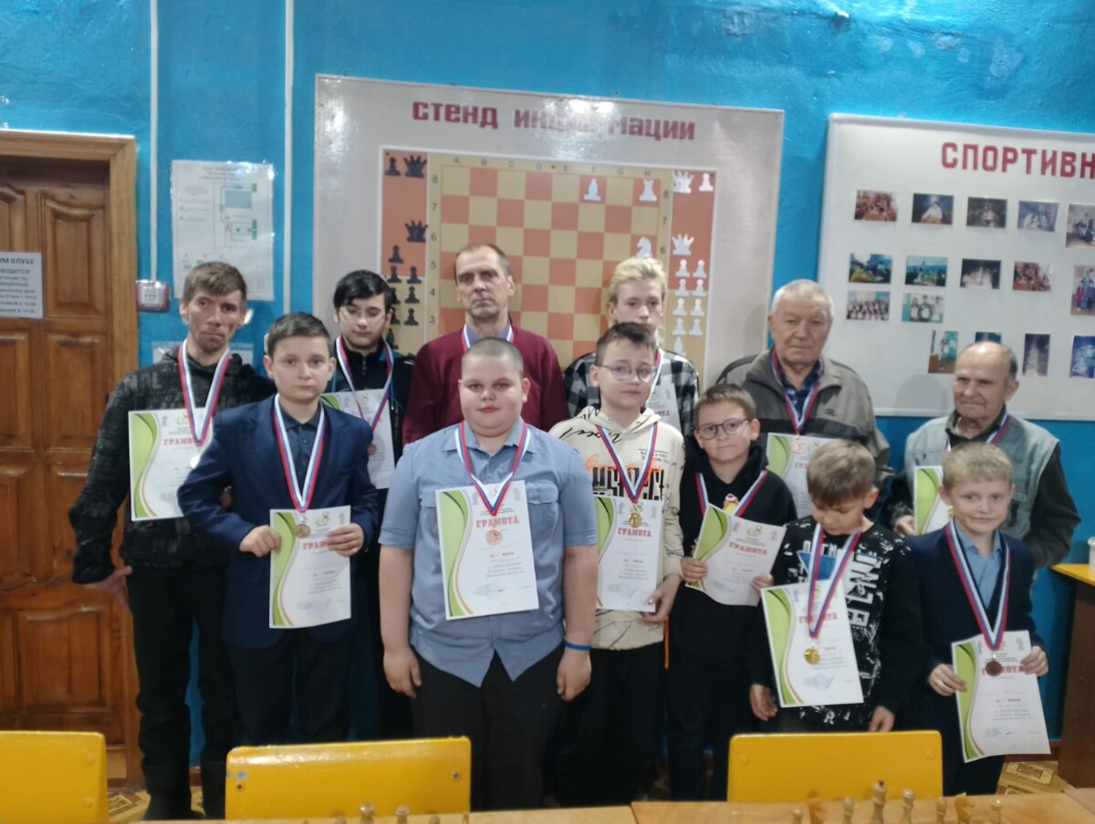 В шахматном клубе Новозыбкова сыграли в честь женщин
