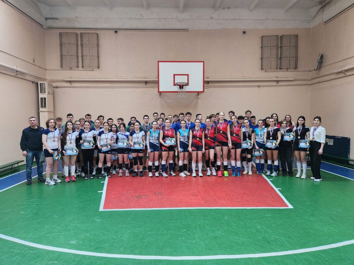 В Спартакиаде среди школьников по волейболу команды из Новозыбкова вошли в число победителей