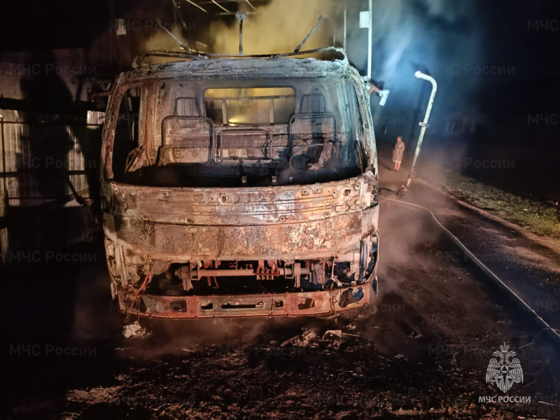 Еще один автомобиль сгорел в Брянской области
