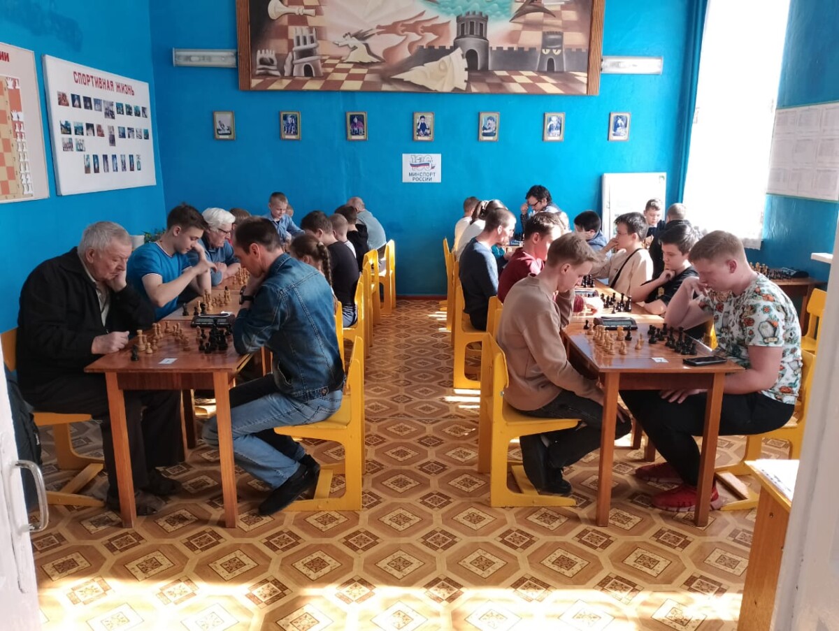 Шахматисты Новозыбкова сыграли в честь Дня космонавтики