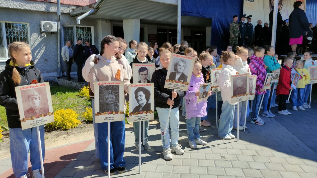 Полиция Новозыбкова контролировала проведение праздничных мероприятий в День Победы