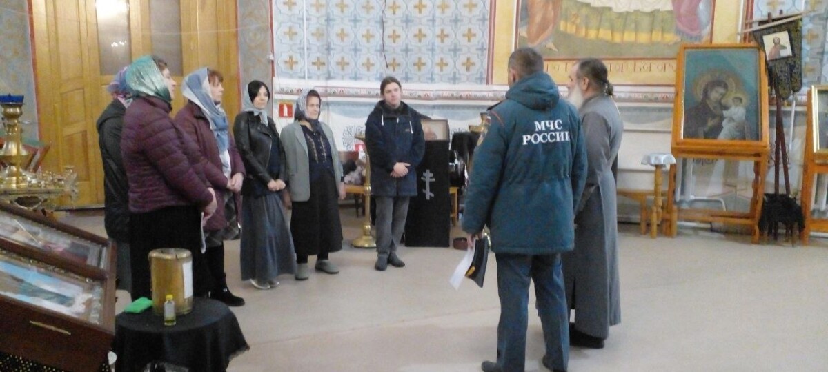 В Брянской области прошли сотни профилактических мероприятий на объектах, задействованных в Пасхальных богослужениях