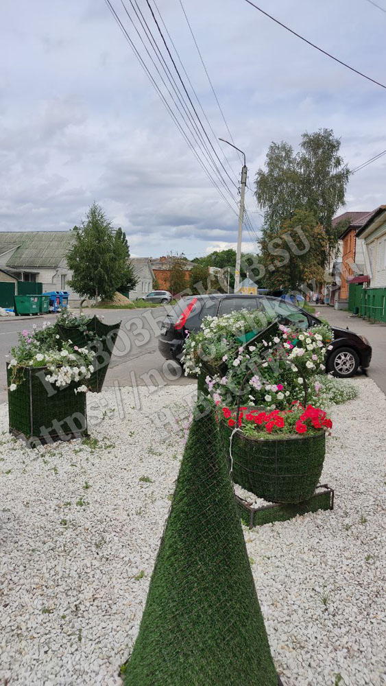 В Новозыбкове злодеи разрушили красоту