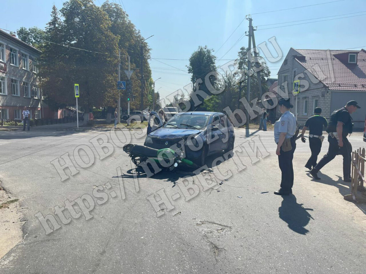 Оба попавших в ДТП в Новозыбкове водителя двигались на разрешающий сигнал светофора