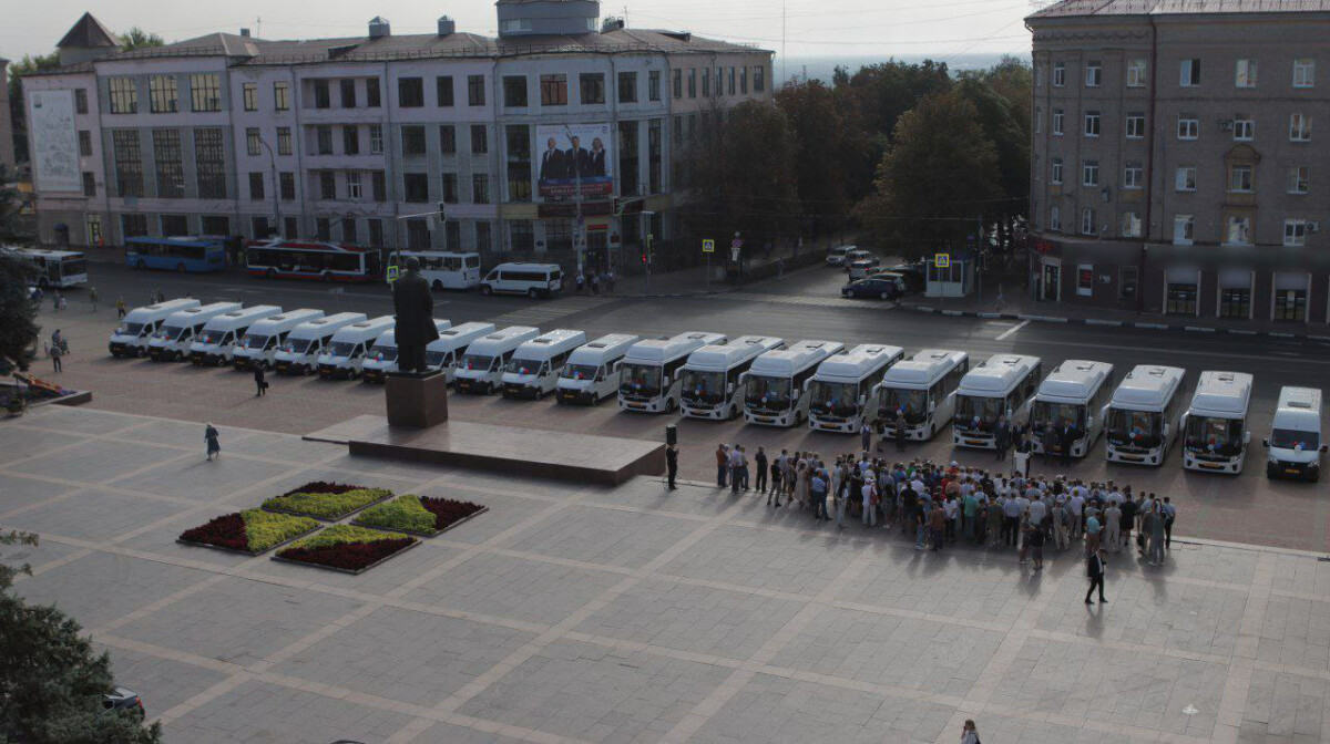 Для автопарков в муниципалитеты и Брянской автоколонне сегодня передали автобусы