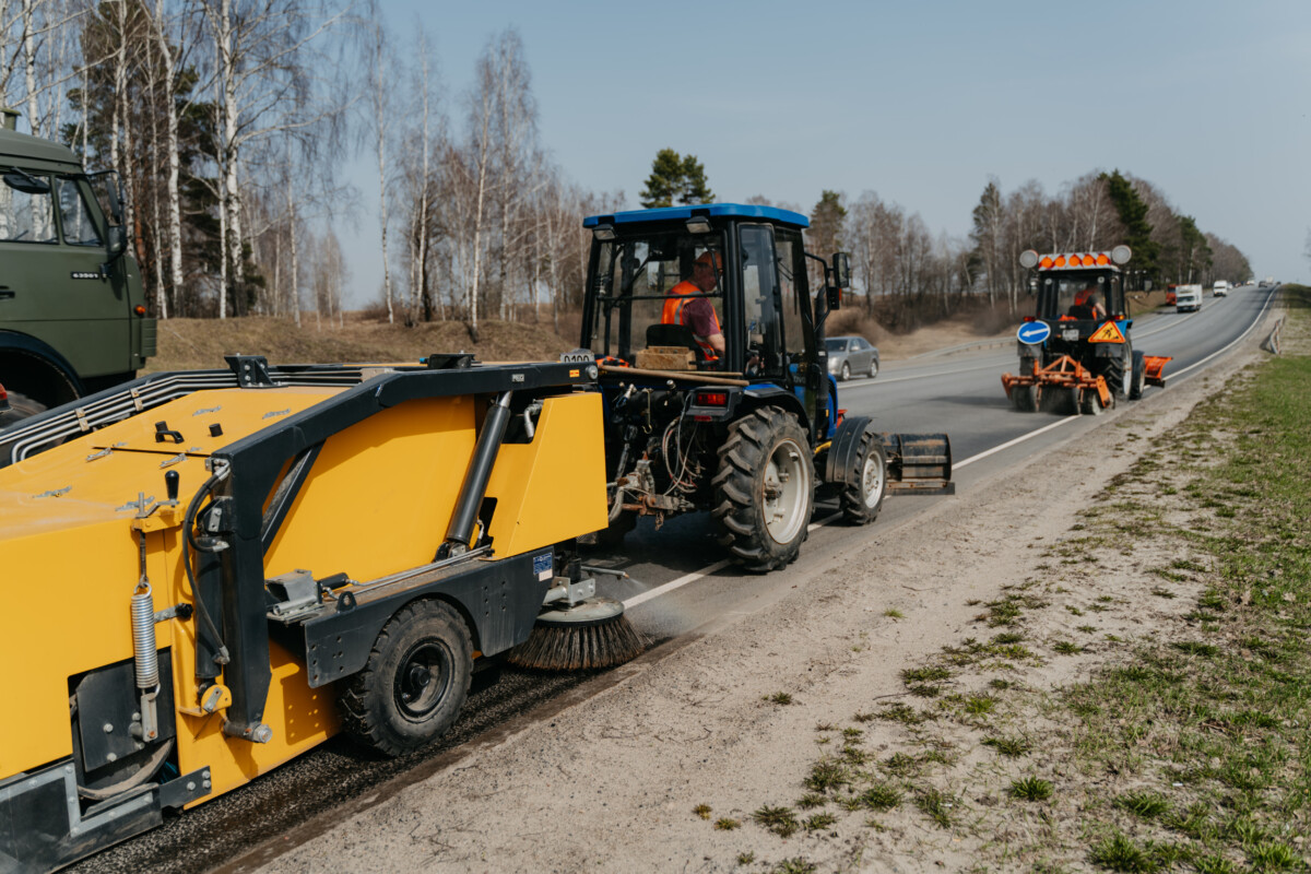 В Брянской области для содержания федеральных дорог задействовано более 90 единиц спецтехники