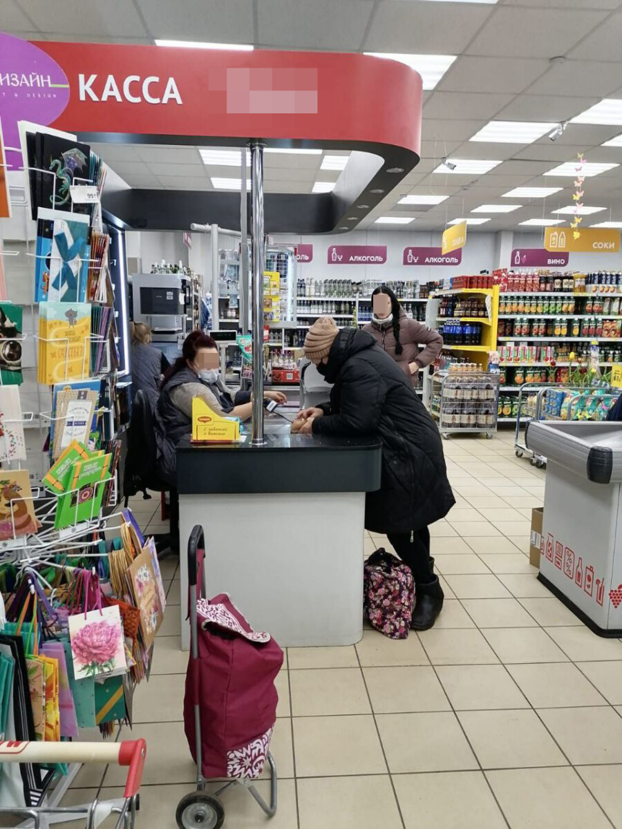 В сетевом магазине Новозыбкова установили три факта хищения