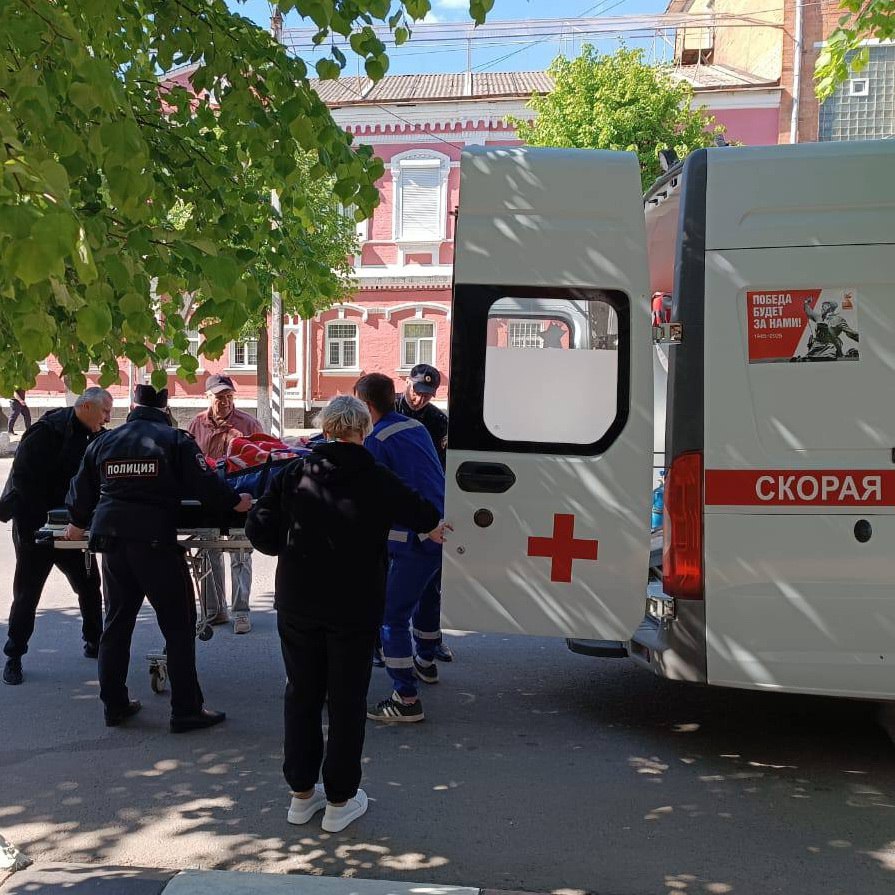 В Новозыбкове пациентку в больницу транспортировали при помощи полиции