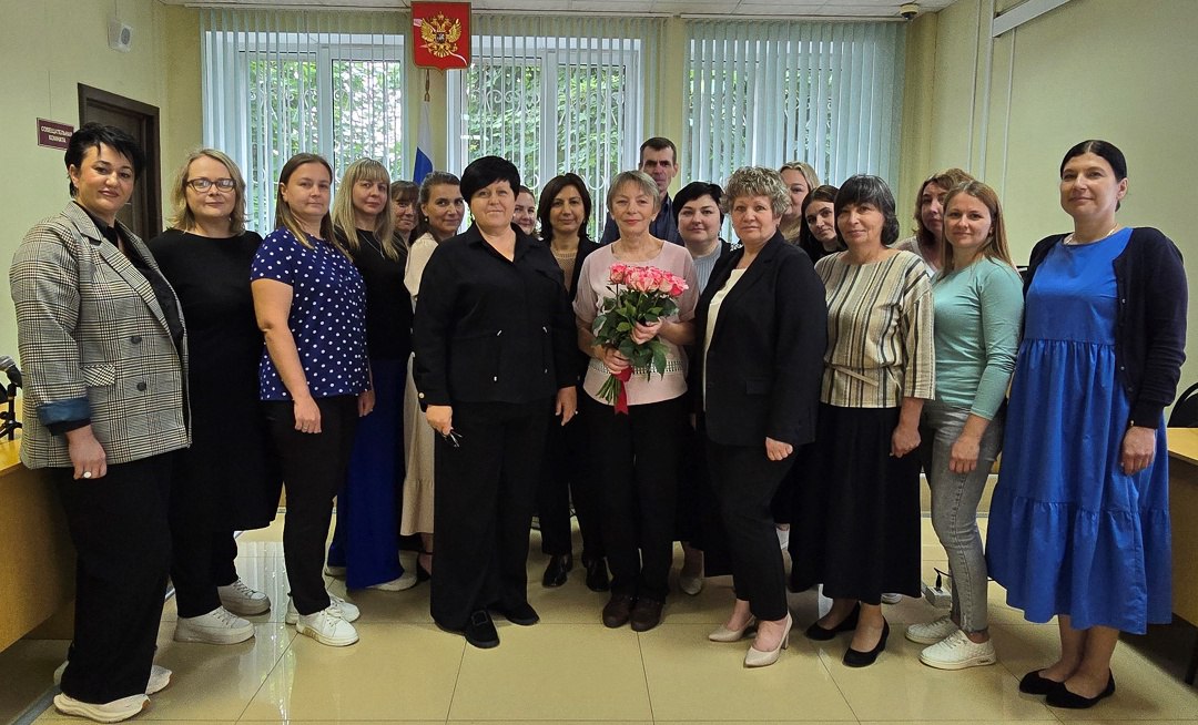 Секретарь Новозыбковского горсуда отдала службе 30 лет