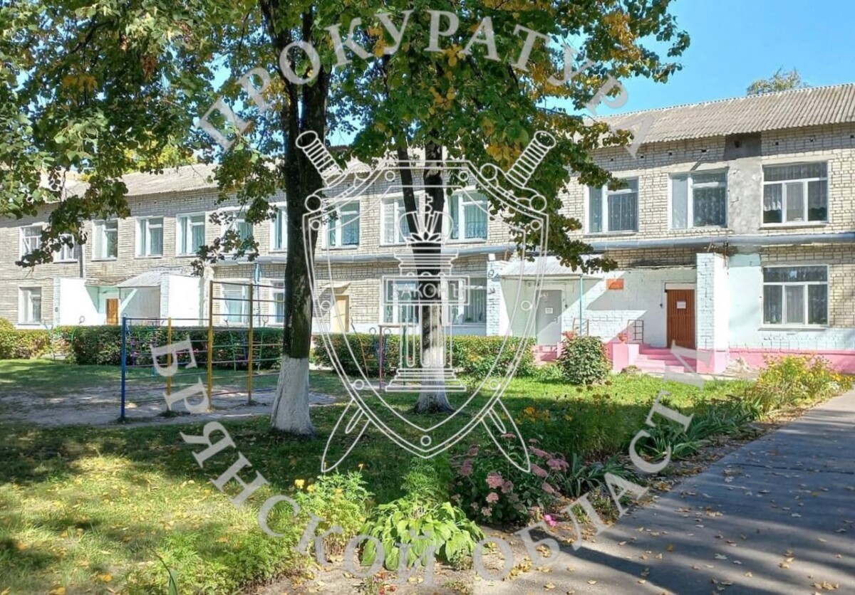 В Новозыбкове под нажимом прокуратуры нашли средства на безопасность детей