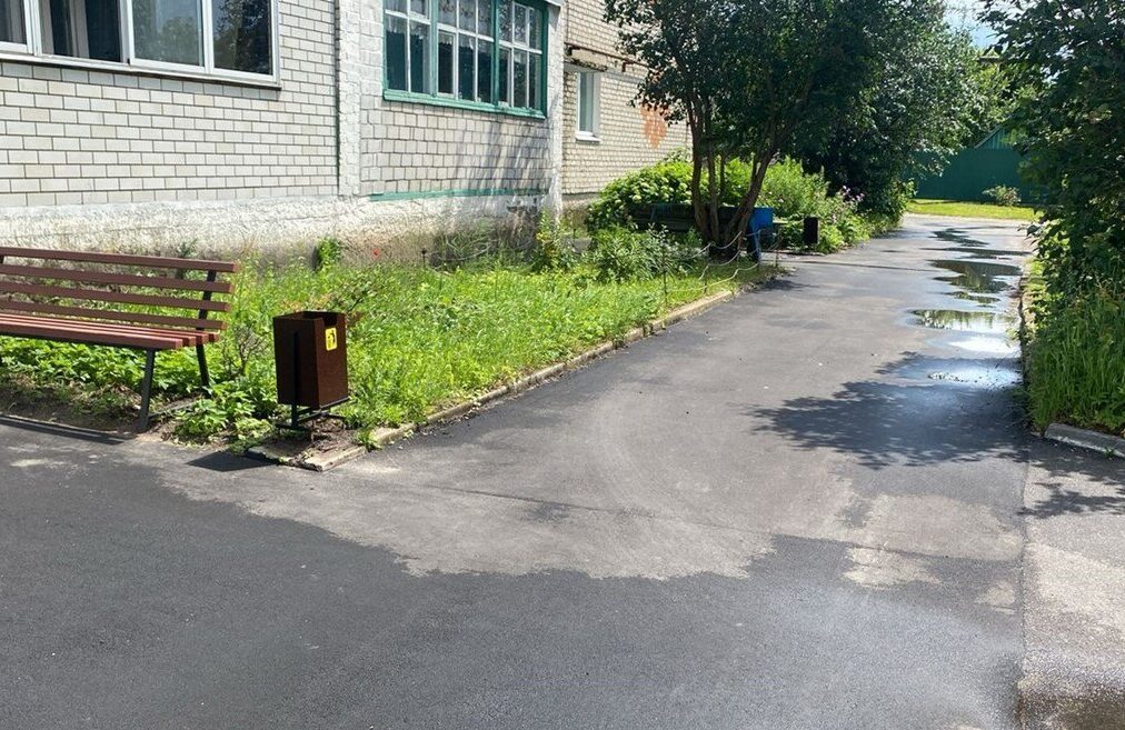 Три дворовых территорий многоквартирных домов благоустроили в Новозыбковском округе