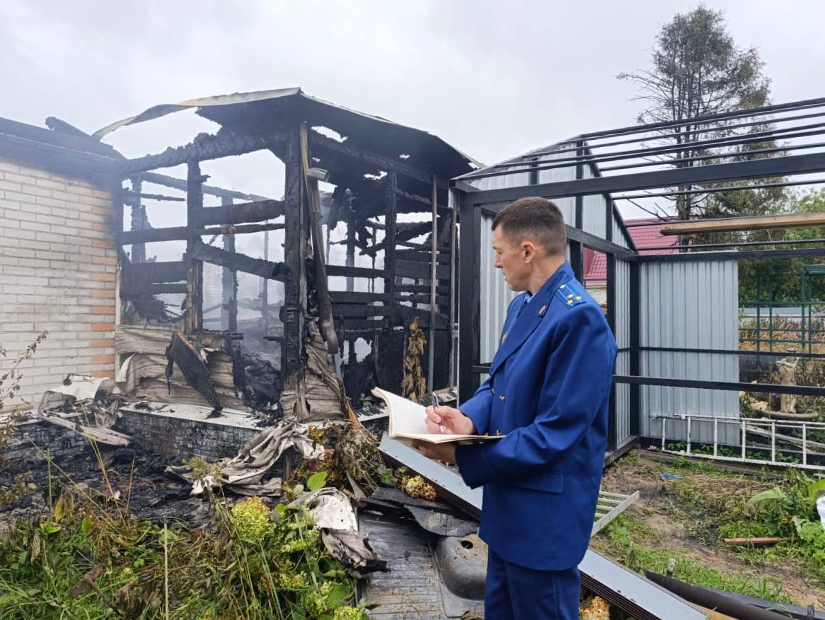 Погибший при пожаре в Почепском районе мальчик гостил у бабушки