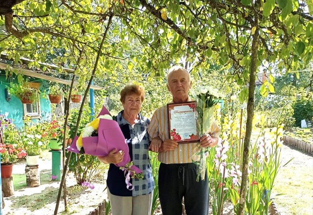 Райский сад создали супруги из Злынки