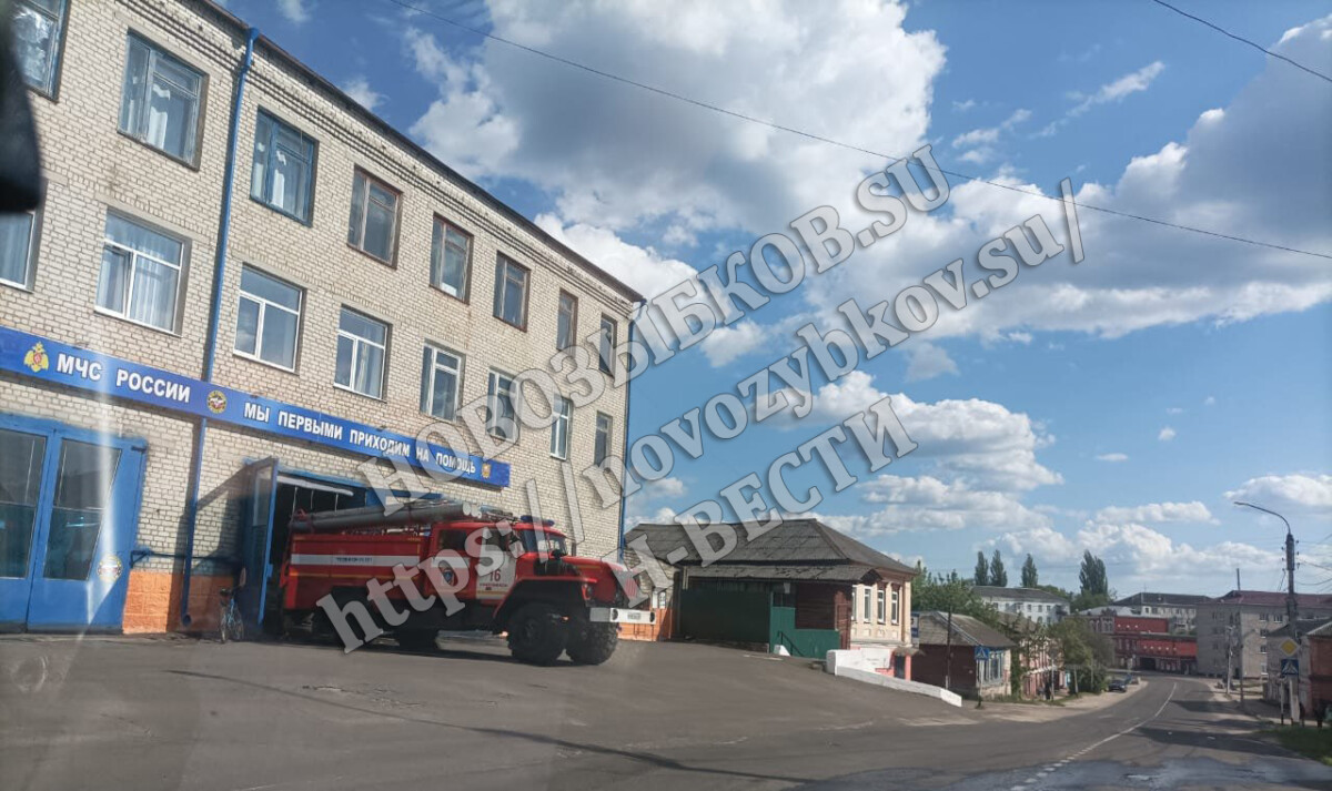 Коляска сгорела в подъезде многоэтажки Новозыбкова