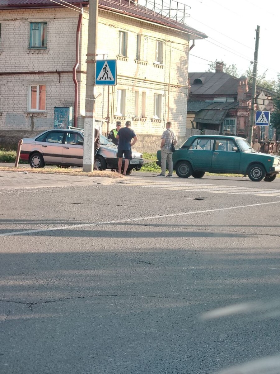 Очевидцы сообщают о ДТП в Новозыбкове