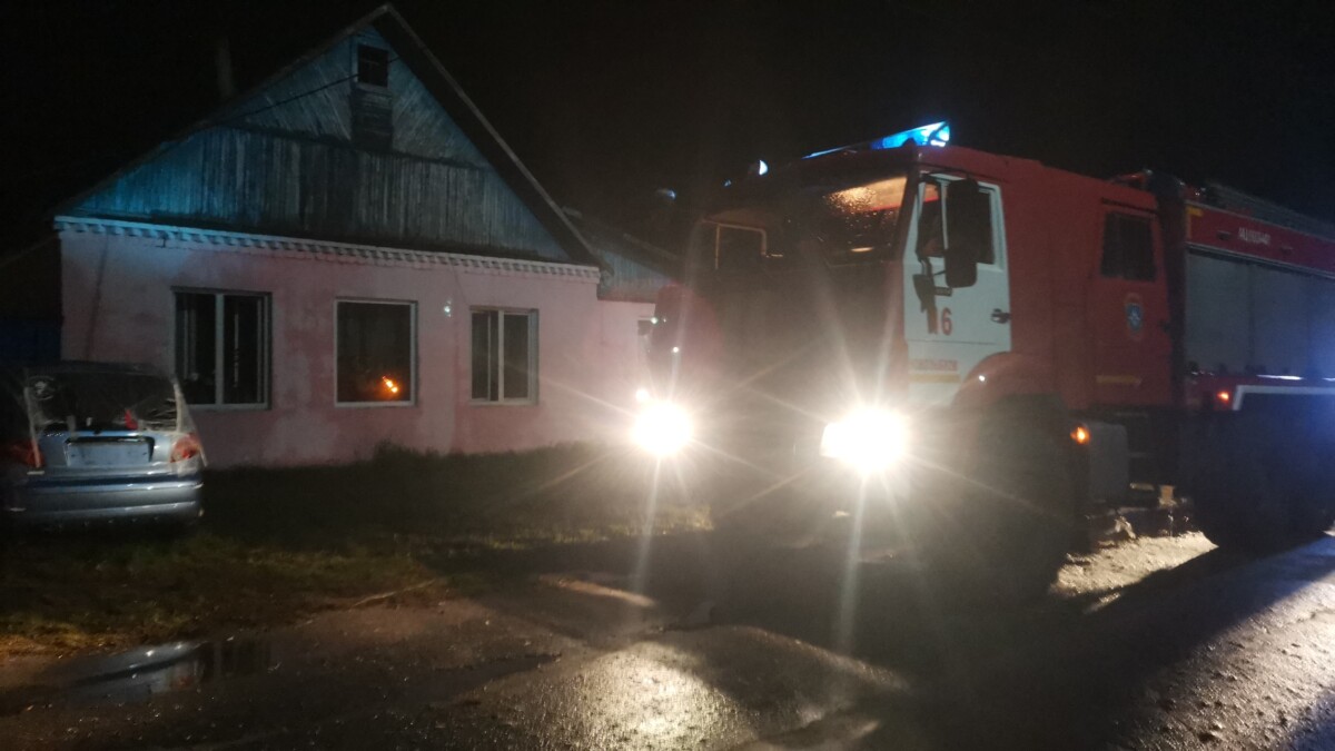 В Новозыбкове горел дом