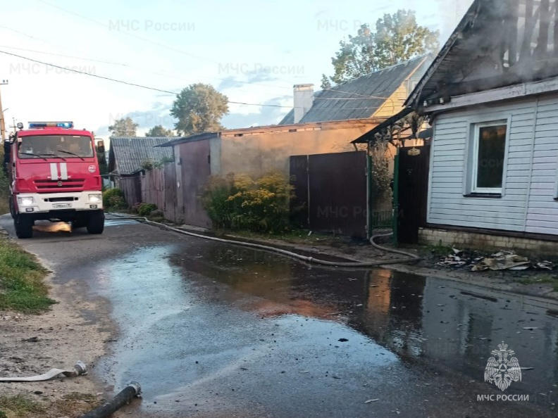 Человек пострадал при пожаре в доме в Новозыбкове