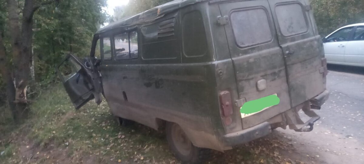 Водителю запрещено выпивать после съезда автомобиля в кювет