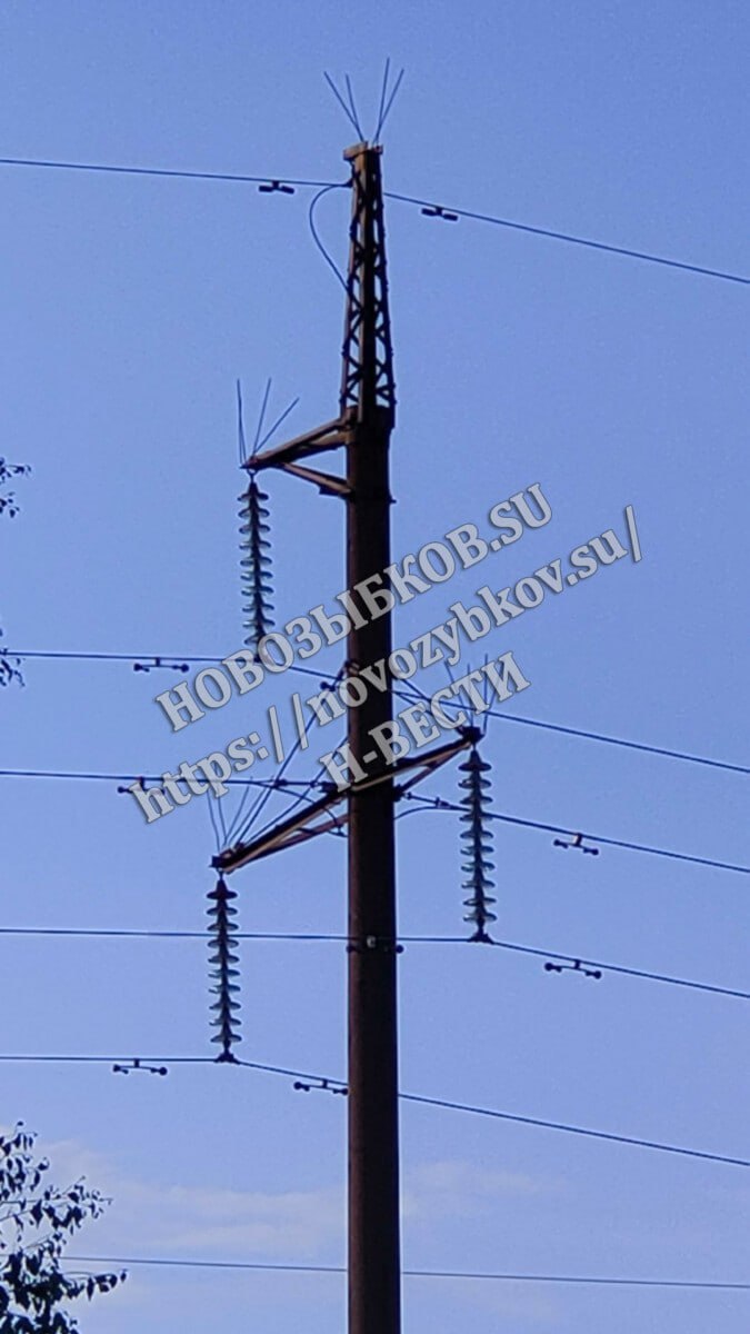 Электрики восстанавливают электроснабжение в Новозыбкове и селах