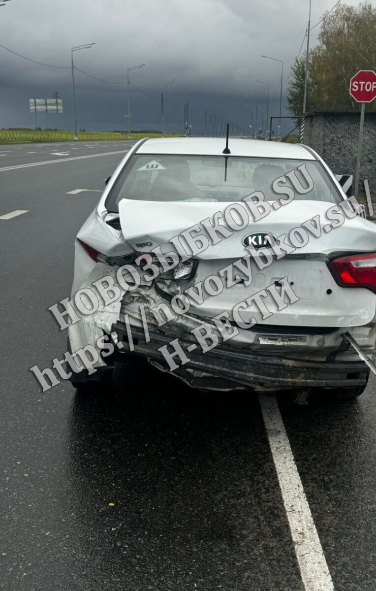 Две иномарки столкнулись под Новозыбковом