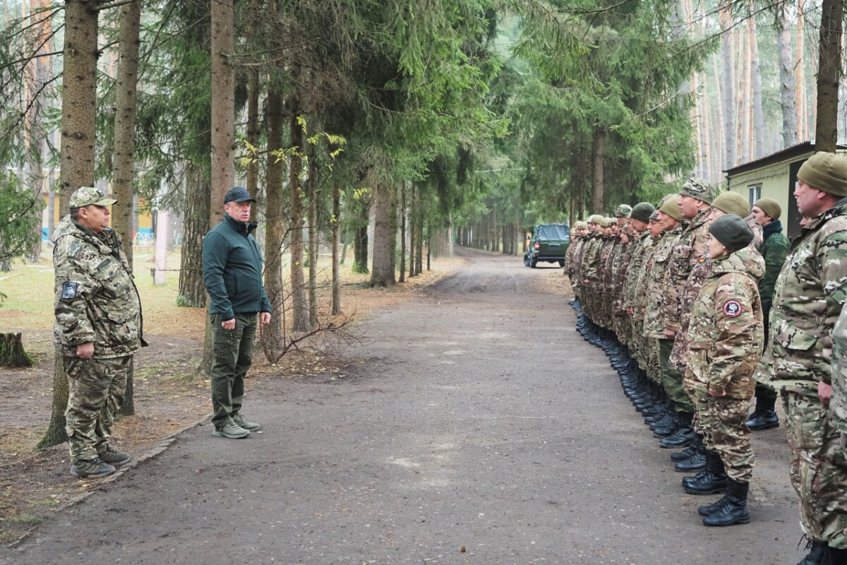 Бойцу брянского заградительного отряда помогли сослуживцы