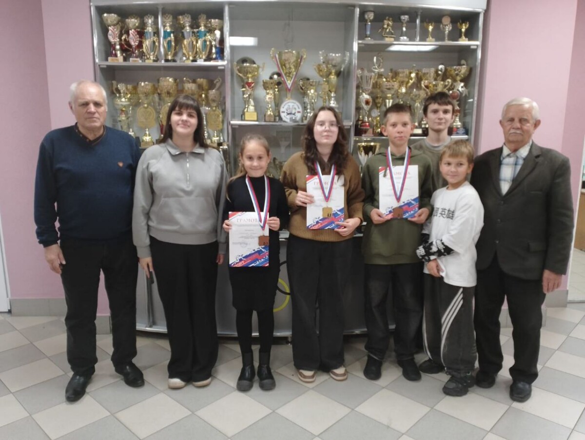 Четыре юных шахматиста из Новозыбкова вернулись с медалями из Клинцов