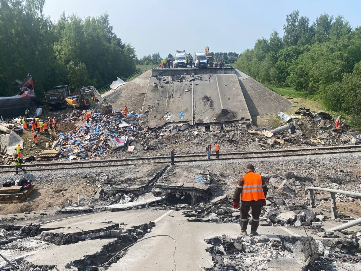 Взорванный террористами под Выгоничами Брянской области мост восстановят раньше намеченного