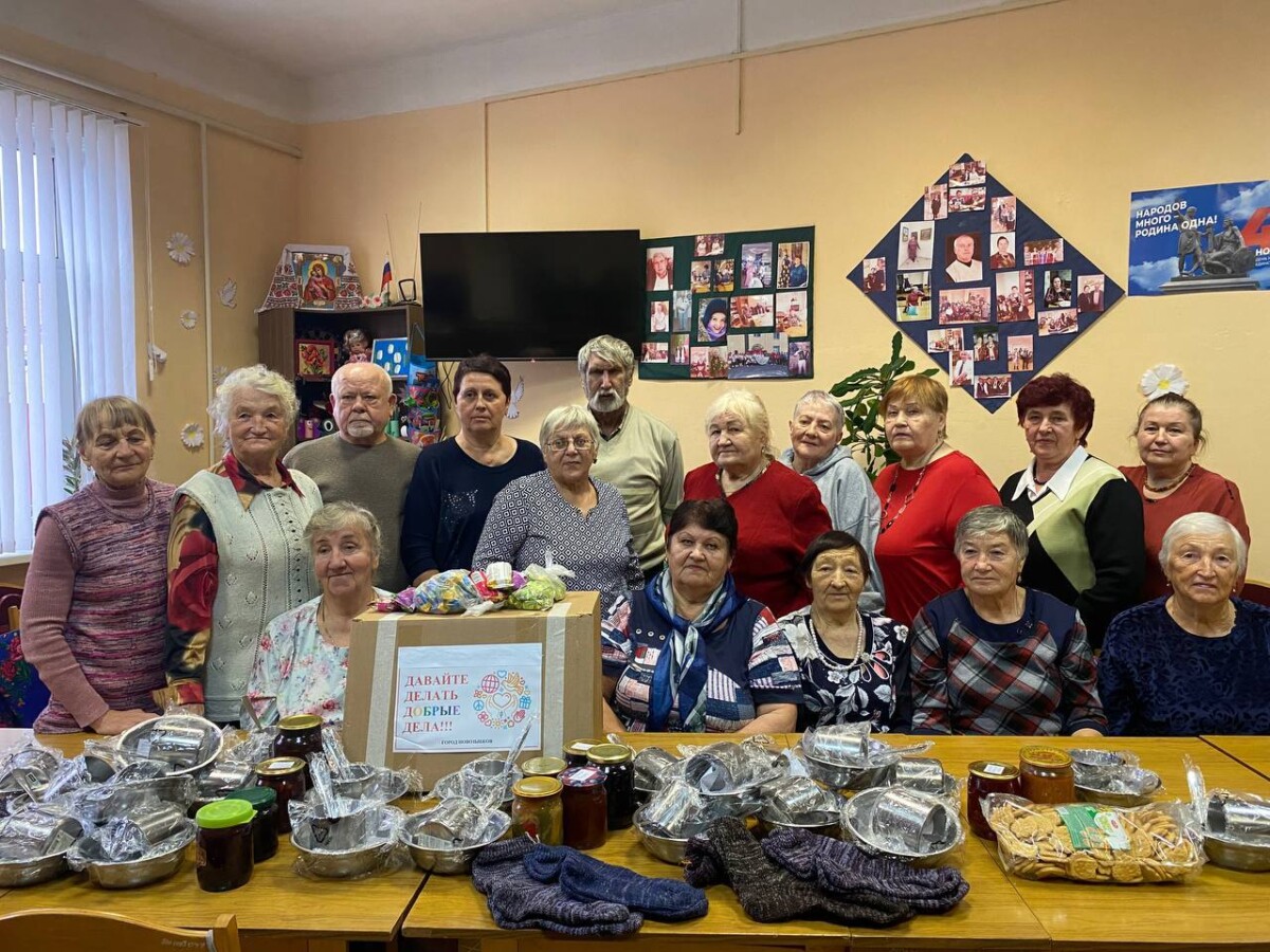 Теплые носки и домашнюю консервацию из Новозыбкова передали бойцам на приграничье