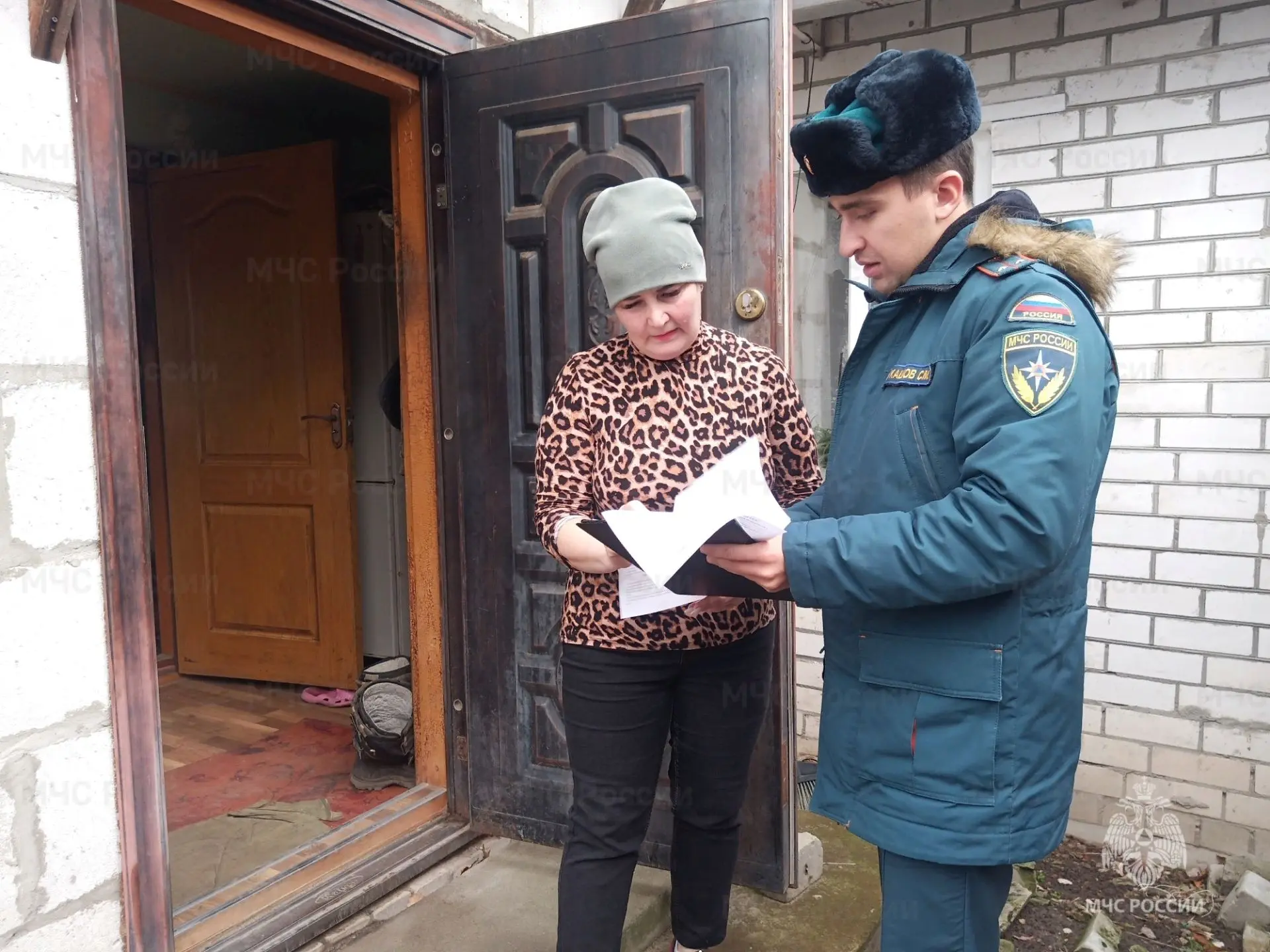 Инспектор пожарной охраны Новозыбковского округа напомнил населению противопожарные правила