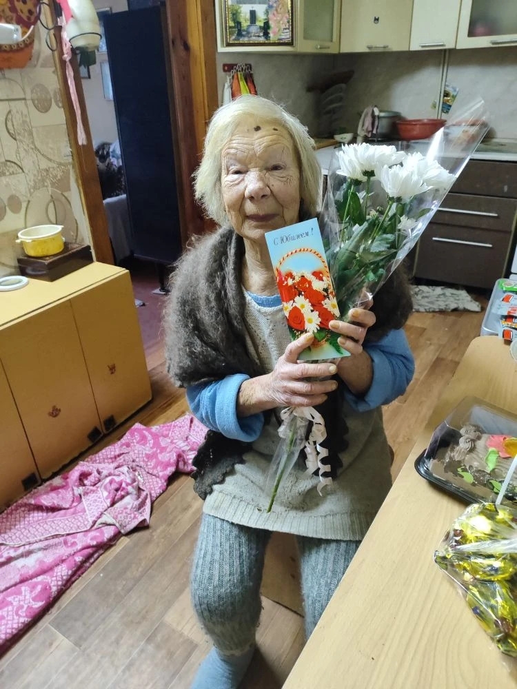 В Новозыбкове 90-летие отметила легендарная создательница ансамбля «Калинка» 