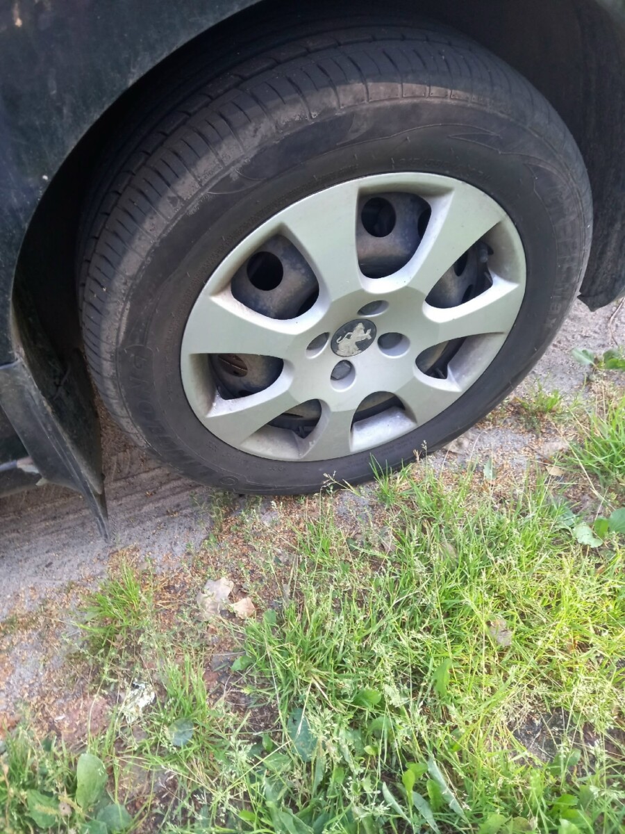 Утерян колпак Пежо