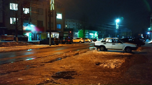 Драчливых посетителей кафе в Новозыбкове пришлось успокаивать стражам порядка