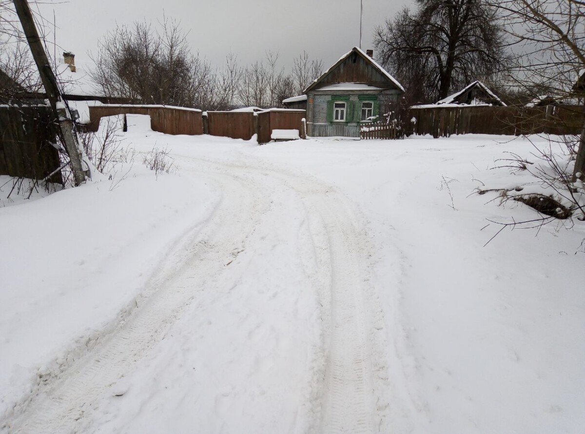 Снежное месиво на дорогах села в Новозыбковском округе