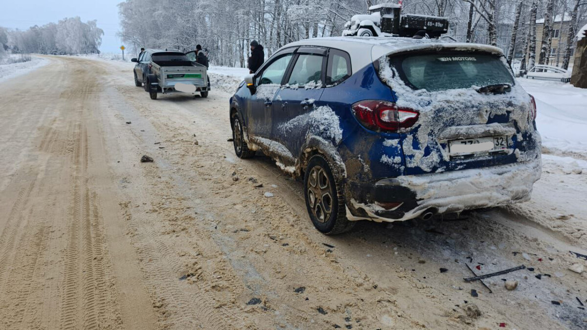 Паровозик из машин образовался в Новозыбкове Брянской области