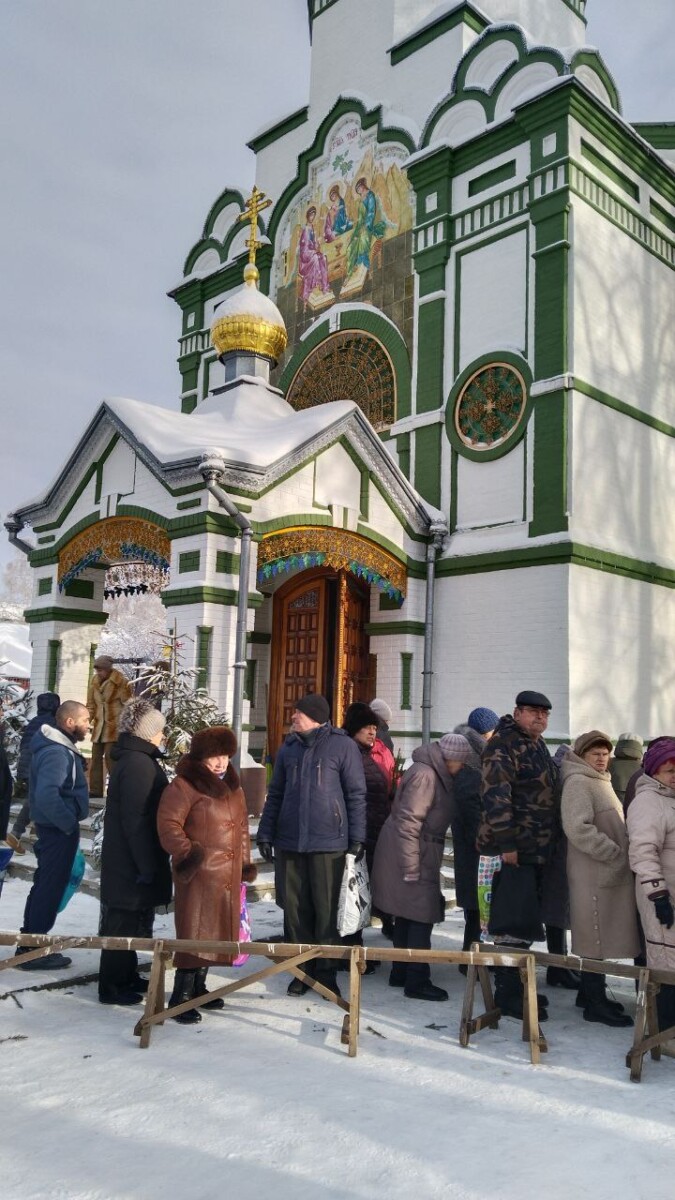 За крещенской водицей пришли жители Новозыбкова