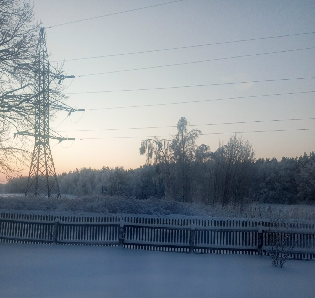 В Новозыбкове и соседнем поселке восстанавливали электроснабжение