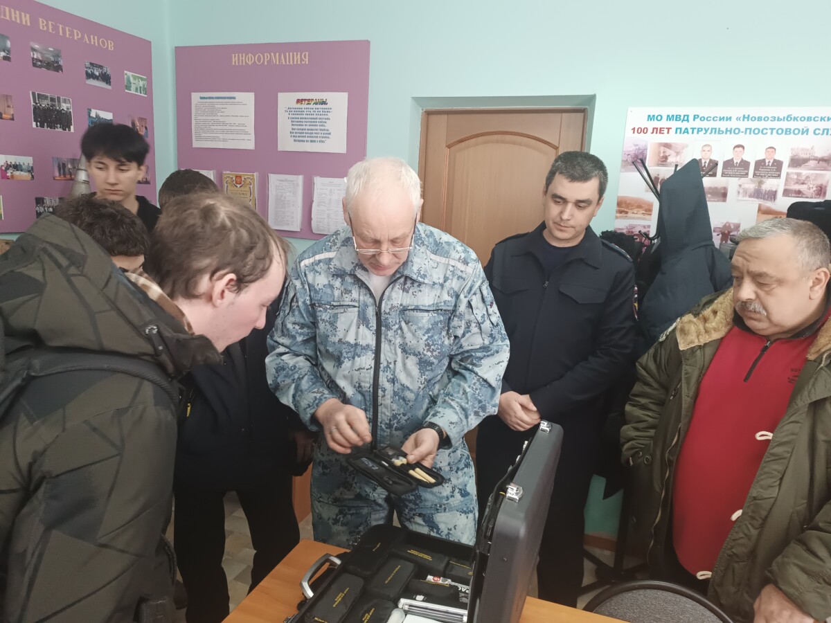 Школьников Новозыбкова пригласили в музей полиции