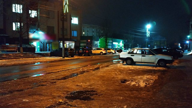 Торговцев Новозыбкова предупреждают о мошеннике: шулер на доставке