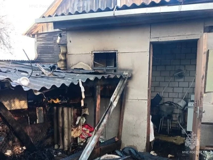 Вечером в селе Новозыбковского округа сгорело несколько сараев