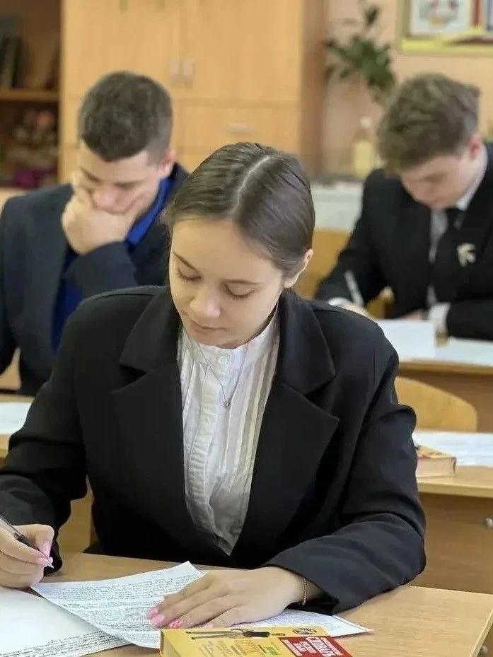27 стобалльников в Брянской области по итогам первых ЕГЭ  
